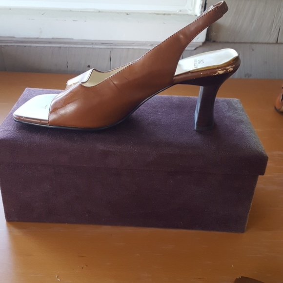 Shoes - Picture 3 of 7